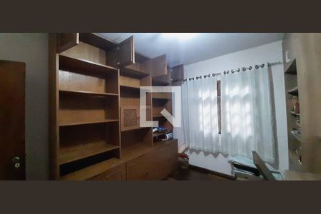 Casa para alugar com 400m², 4 quartos e 4 vagas Casa para alugar com 400m², 4 quartos e 4 vagasEscritório