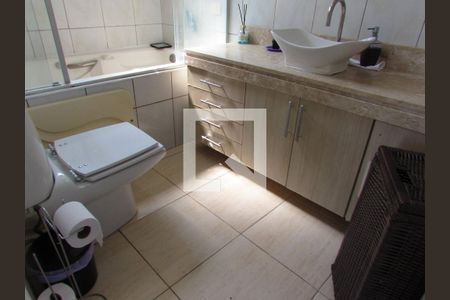 Banheiro da Suíte de apartamento à venda com 4 quartos, 98m² em Vila Sonia, São Paulo