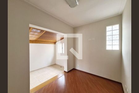 Casa à venda com 3 quartos, 179m² em Mirandópolis, São Paulo