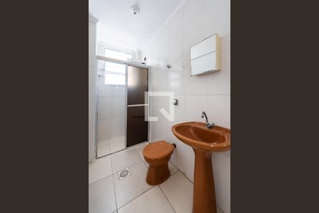 Banheiro de apartamento para alugar com 1 quarto, 49m² em Aparecida, Santos