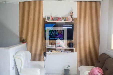 Sala de casa para alugar com 2 quartos, 120m² em Vila Santa Terezinha, Carapicuíba