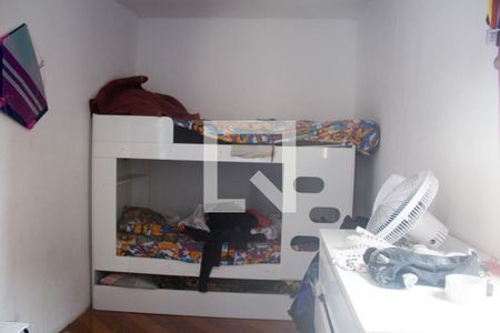 Quarto 1 de casa para alugar com 2 quartos, 120m² em Vila Santa Terezinha, Carapicuíba