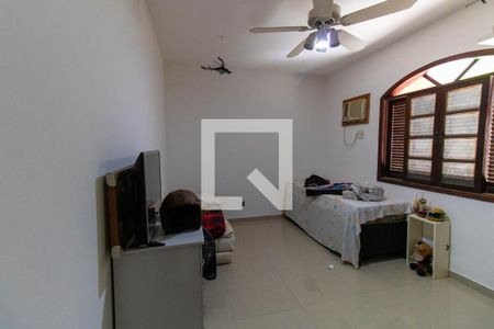 Quarto 1 de casa à venda com 2 quartos, 400m² em Piratininga, Niterói