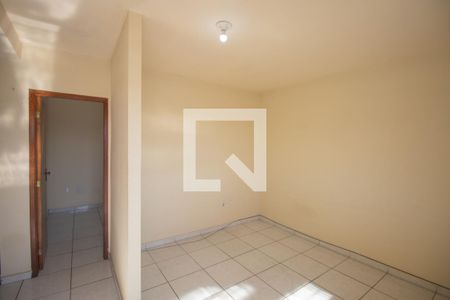 Sala de casa de condomínio para alugar com 2 quartos, 55m² em Galo Branco, São Gonçalo