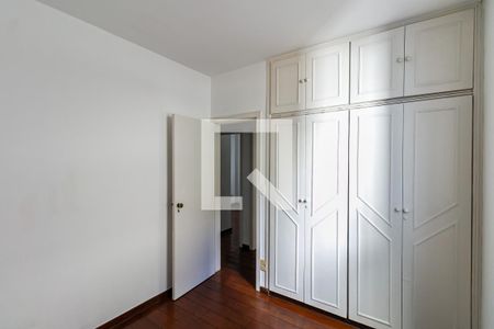 Quarto 2 de apartamento à venda com 4 quartos, 140m² em Santo Antônio, Belo Horizonte