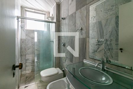 Apartamento para alugar com 140m², 4 quartos e 2 vagas Apartamento para alugar com 140m², 4 quartos e 2 vagasBanheiro 2