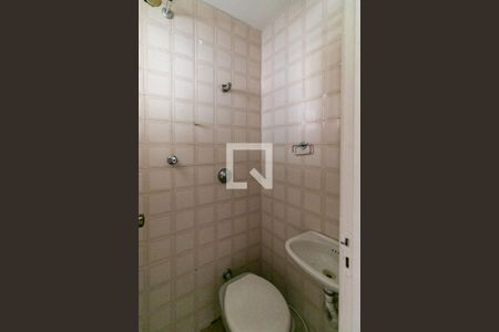 Apartamento para alugar com 140m², 4 quartos e 2 vagas Apartamento para alugar com 140m², 4 quartos e 2 vagasBanheiro de Serviço