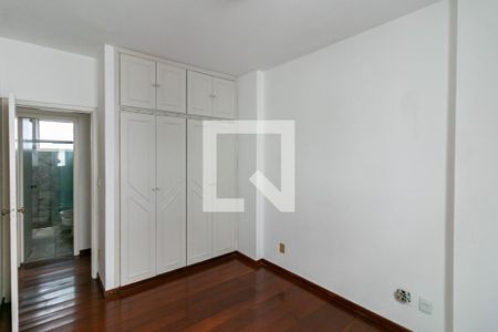 Apartamento para alugar com 140m², 4 quartos e 2 vagas Apartamento para alugar com 140m², 4 quartos e 2 vagasQuarto 4