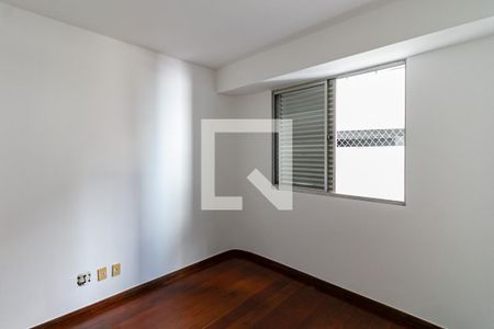 Apartamento para alugar com 140m², 4 quartos e 2 vagas Apartamento para alugar com 140m², 4 quartos e 2 vagasQuarto 3