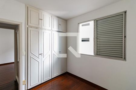 Quarto 2 de apartamento à venda com 4 quartos, 140m² em Santo Antônio, Belo Horizonte