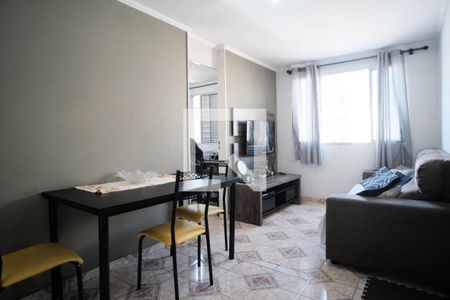 Sala  de apartamento à venda com 3 quartos, 48m² em Vila Sílvia, São Paulo