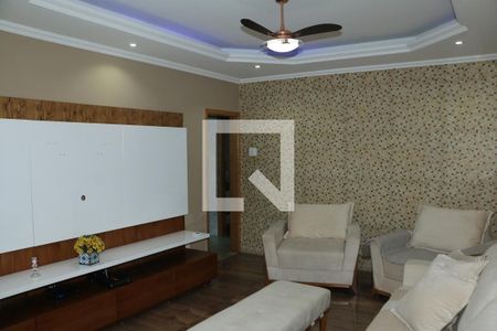 Sala de casa para alugar com 3 quartos, 500m² em Santo Elias, Nova Iguaçu