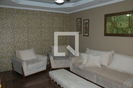 Sala de casa para alugar com 3 quartos, 500m² em Santo Elias, Nova Iguaçu