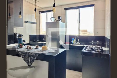 Cozinha de apartamento à venda com 2 quartos, 50m² em Santa Amelia, Belo Horizonte