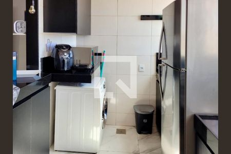 Cozinha de apartamento à venda com 2 quartos, 50m² em Santa Amelia, Belo Horizonte