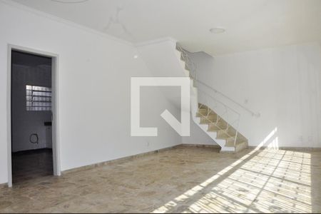 Sala de casa para alugar com 4 quartos, 160m² em Vila Aurora (zona Norte), São Paulo