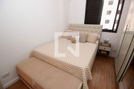 Quarto de apartamento à venda com 2 quartos, 72m² em Jardim Maria Rosa, Taboão da Serra