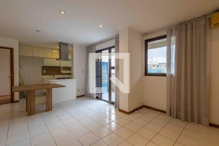 Sala de apartamento à venda com 2 quartos, 65m² em Barra da Tijuca, Rio de Janeiro