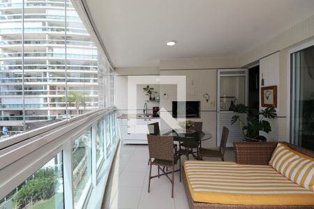 Varanda gourmet de apartamento para alugar com 2 quartos, 118m² em Vila Alzira, Guarujá