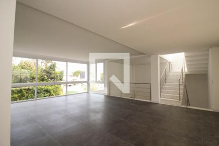 Sala de casa de condomínio à venda com 4 quartos, 256m² em Hípica, Porto Alegre