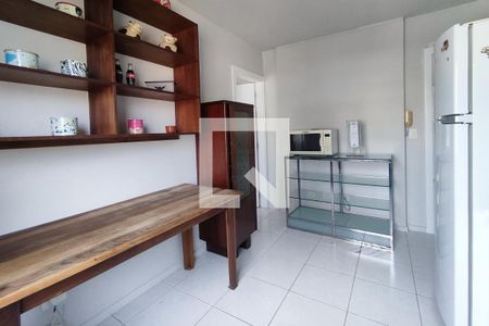 Cozinha de kitnet/studio para alugar com 1 quarto, 28m² em Água Verde, Curitiba