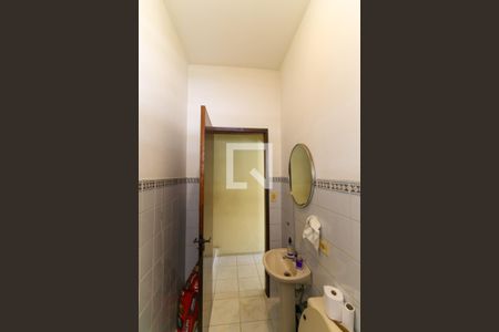 Casa à venda com 100m², 3 quartos e 2 vagas Casa à venda com 100m², 3 quartos e 2 vagasLavabo