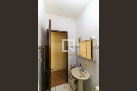 Casa à venda com 100m², 3 quartos e 2 vagas Casa à venda com 100m², 3 quartos e 2 vagasBanheiro