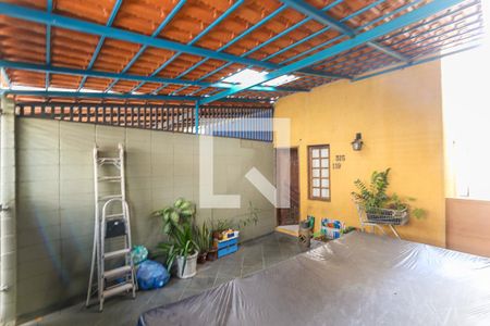 Casa à venda com 100m², 3 quartos e 2 vagas Casa à venda com 100m², 3 quartos e 2 vagasGaragem