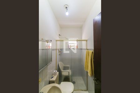 Casa à venda com 100m², 3 quartos e 2 vagas Casa à venda com 100m², 3 quartos e 2 vagasBanheiro