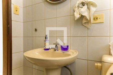 Casa à venda com 100m², 3 quartos e 2 vagas Casa à venda com 100m², 3 quartos e 2 vagasLavabo