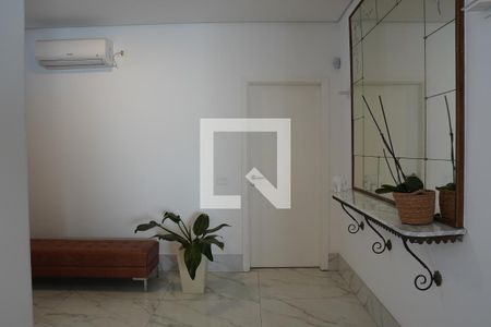 Hall de entrada de casa para alugar com 4 quartos, 278m² em Boaçava, São Paulo