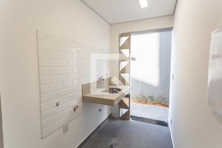 Área de Serviço no 1° Pavimento de casa à venda com 3 quartos, 225m² em Fernão Dias, Belo Horizonte