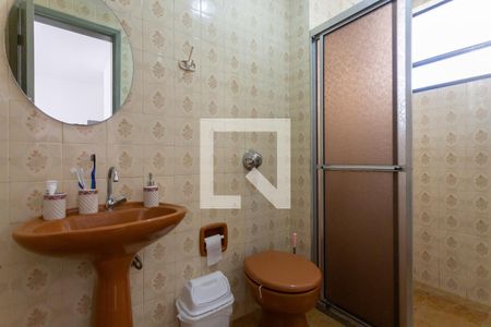 Banheiro de apartamento à venda com 1 quarto, 54m² em Petrópolis, Porto Alegre