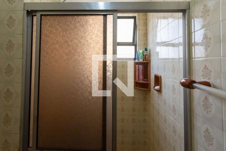 Banheiro de apartamento à venda com 1 quarto, 54m² em Petrópolis, Porto Alegre