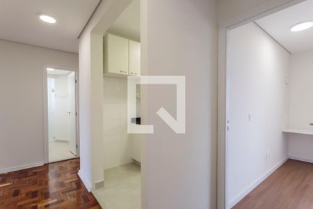 Corredor de apartamento para alugar com 4 quartos, 145m² em Vila Nova Conceição, São Paulo