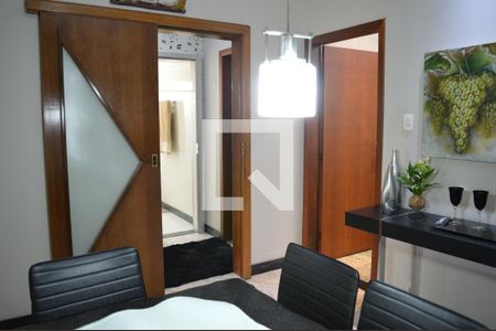 Sala 2 de casa à venda com 3 quartos, 180m² em Arvoredo, Contagem