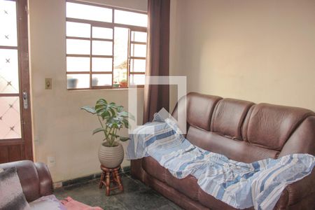 Sala de casa à venda com 2 quartos, 100m² em Santo Antonio, Contagem