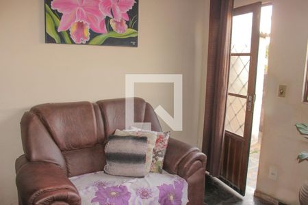 Sala de casa à venda com 2 quartos, 100m² em Santo Antonio, Contagem