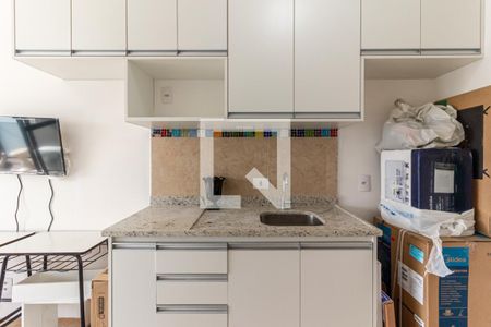 Cozinha de kitnet/studio para alugar com 1 quarto, 21m² em Santa Ifigênia, São Paulo