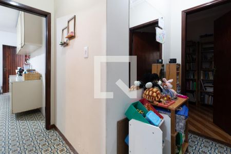 Corredor de casa à venda com 4 quartos, 200m² em Vila Ema, São Paulo