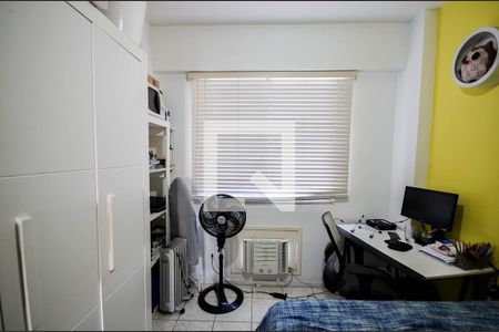 Quarto de apartamento à venda com 2 quartos, 63m² em Grajaú, Rio de Janeiro