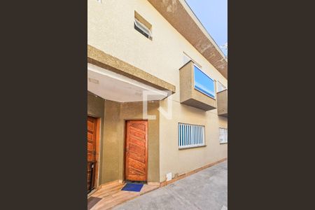 Casa de condomínio para alugar com 70m², 2 quartos e 1 vaga Casa de condomínio para alugar com 70m², 2 quartos e 1 vagaFachada