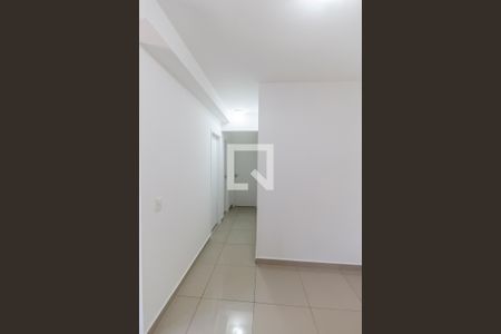 Corredor de apartamento para alugar com 2 quartos, 60m² em Vila Iracema, Barueri