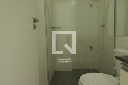 Banheiro de kitnet/studio para alugar com 1 quarto, 23m² em Vila Amelia, Ribeirão Preto