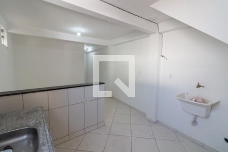 Sala - Cozinha de apartamento para alugar com 2 quartos, 40m² em Vila Dalva, São Paulo