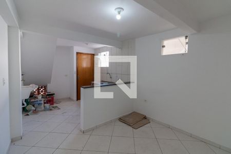 Sala - Cozinha de apartamento para alugar com 2 quartos, 40m² em Vila Dalva, São Paulo