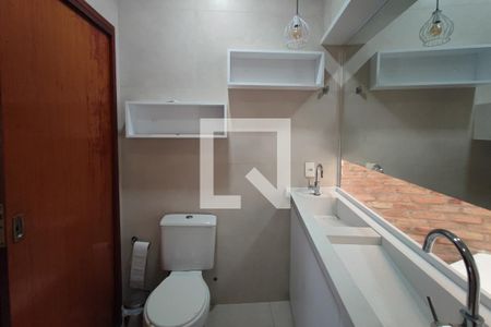 Banheiro Suíte de casa de condomínio para alugar com 3 quartos, 220m² em Swiss Park, Campinas