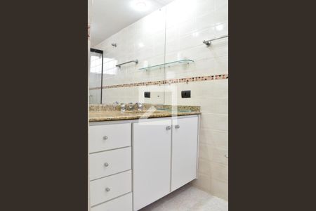 Banheiro da Suíte de apartamento para alugar com 3 quartos, 160m² em Água Verde, Curitiba