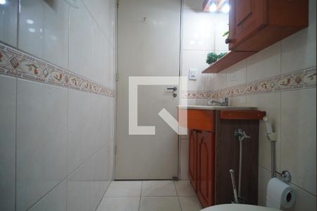 Banheiro de apartamento à venda com 2 quartos, 56m² em Ouro Branco, Novo Hamburgo