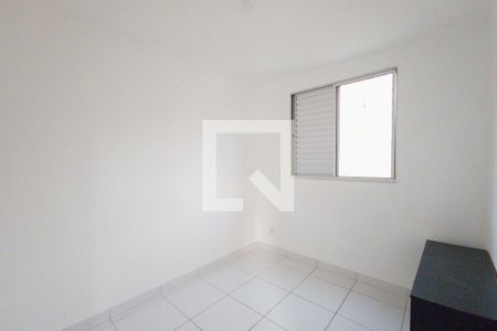 Quarto 2 de apartamento para alugar com 2 quartos, 45m² em Jardim California, Jacareí